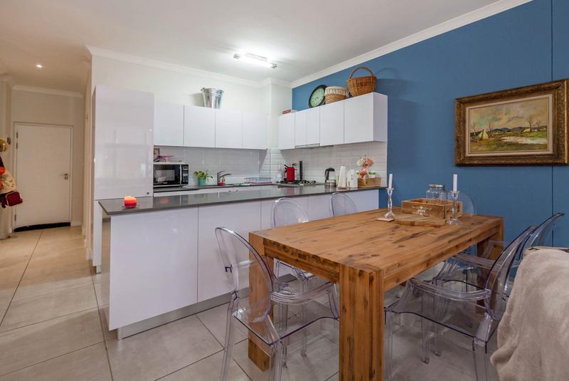 To Let 3 Bedroom Property for Rent in Paardevlei Western Cape